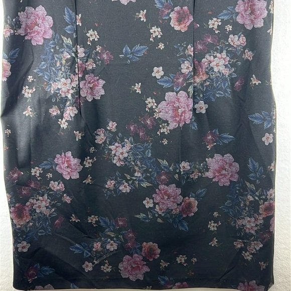 Mario Serrani Women’s Sheath Dress Size XL Black Knit W/Muted Floral Print NWT - Picture 4 of 11